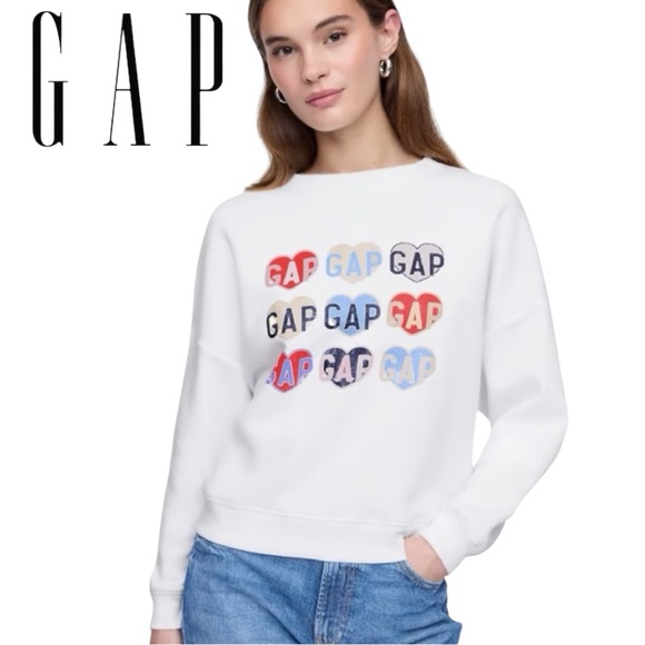 NWT GAP Oversized Heart Logo Gap Sweatshirt - Picture 1 of 12